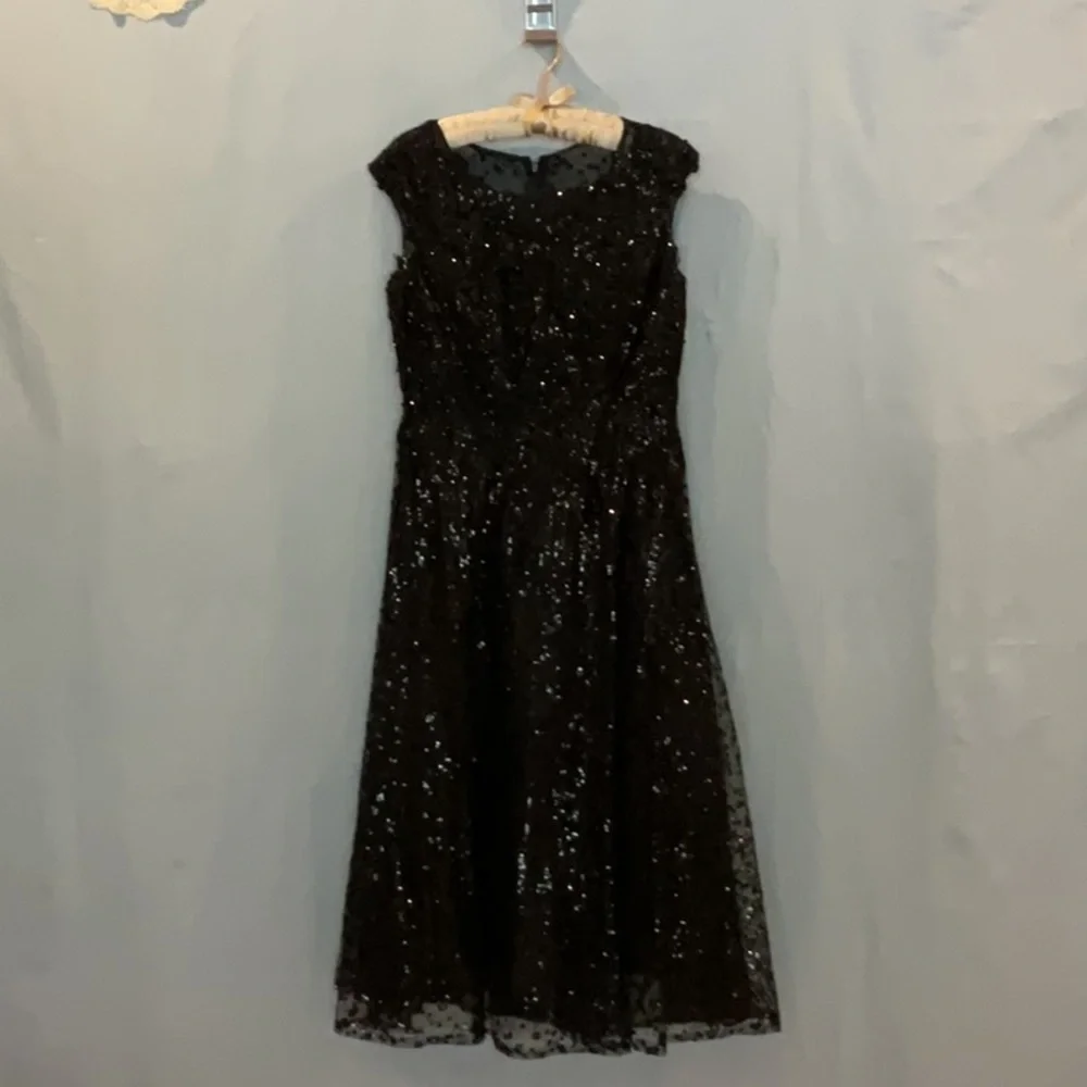✔️ MAC DUGGAL - Black Cap Sleeve Embellished A Line Dress - Picture 5 of 12
